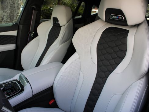 Used 2026 BMW X6 M Competition w/ Executive Package image 19