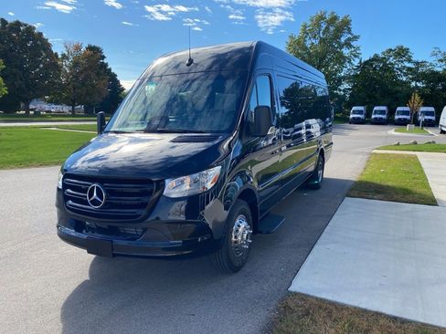 New 2025 Mercedes-Benz Sprinter 3500 image 3