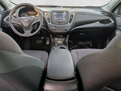 Used 2017 Chevrolet Malibu LS image 17