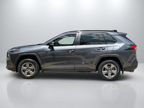 Used 2022 Toyota RAV4 XLE AWD/4WD image 8