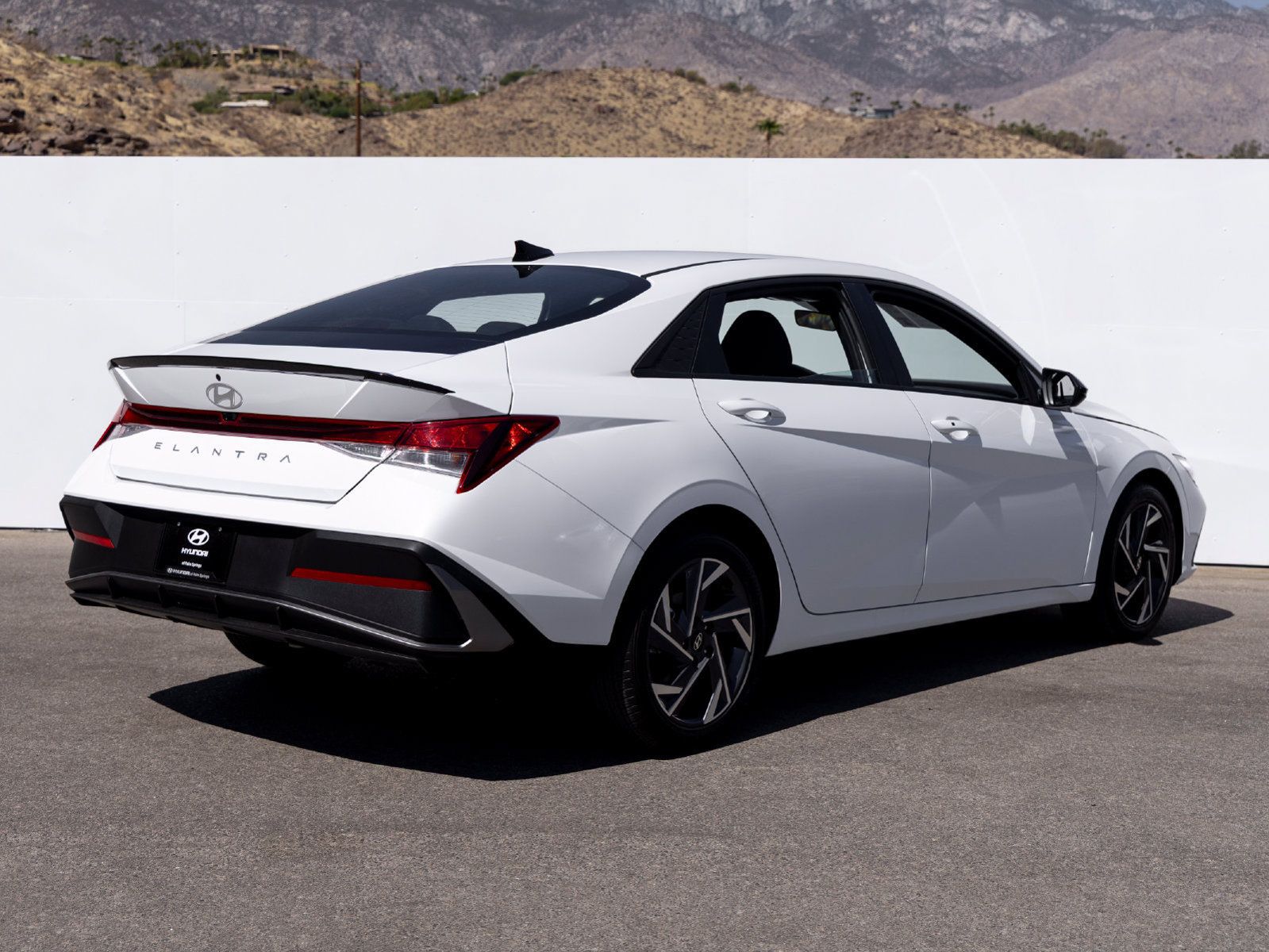 Used 2025 Hyundai Elantra Sport FWD image 7