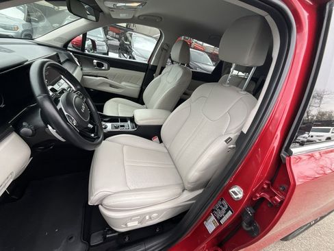Used 2023 Kia Sorento SX Prestige image 10