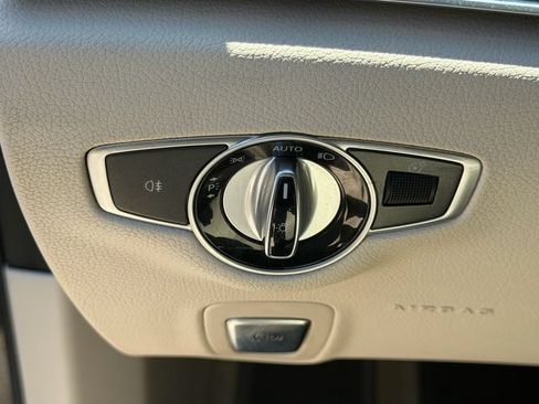 Used 2018 Mercedes-Benz E 300 4MATIC image 27