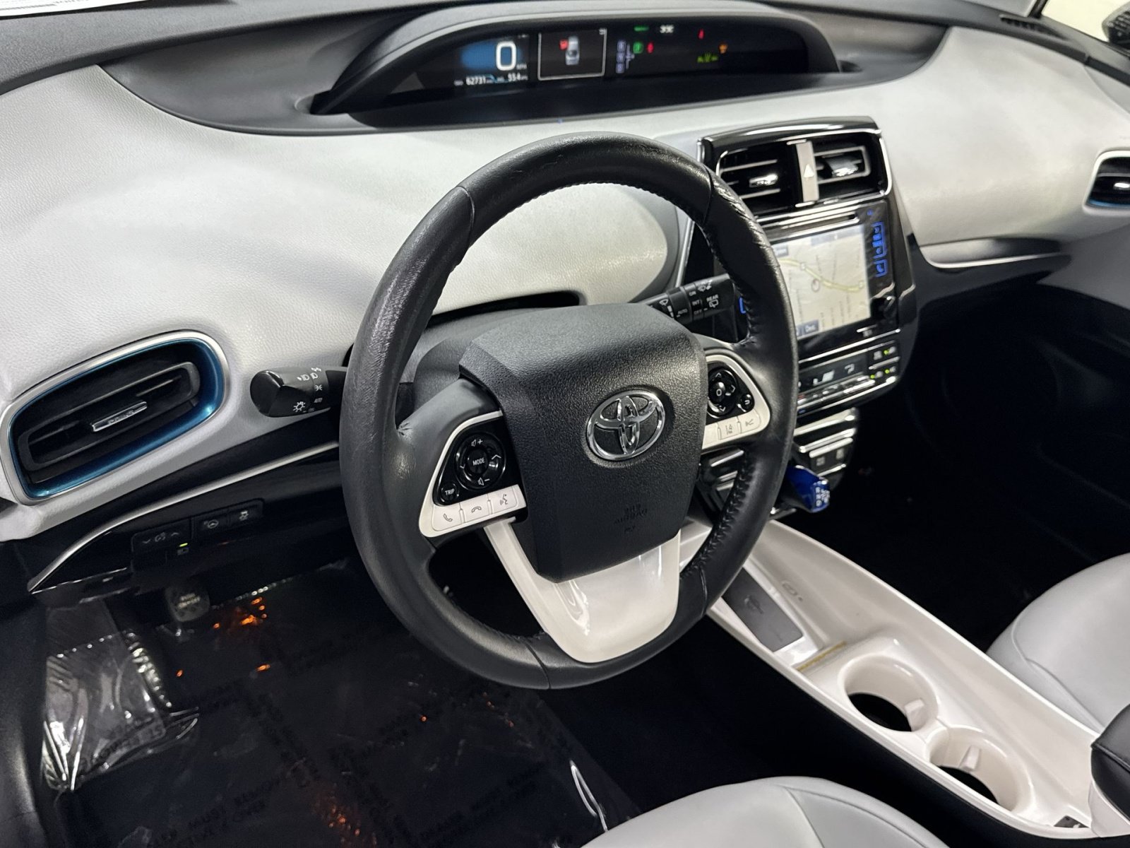 Used 2017 Toyota Prius Four FWD image 13