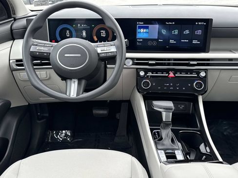 Used 2025 Hyundai Tucson SEL image 2