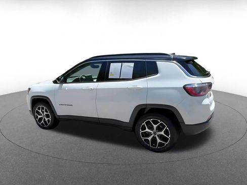 Used 2025 Jeep Compass Limited AWD/4WD image 10