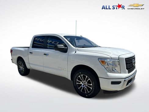 Used 2021 Nissan Titan SV RWD image 1