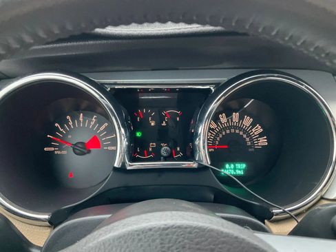 Used 2005 Ford Mustang Premium image 3