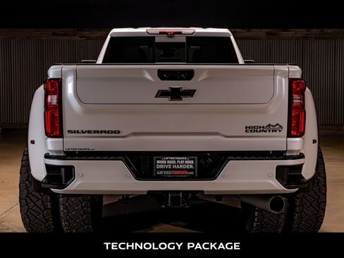 Used 2024 Chevrolet Silverado 3500 High Country w/ High Country Premium Package image 8