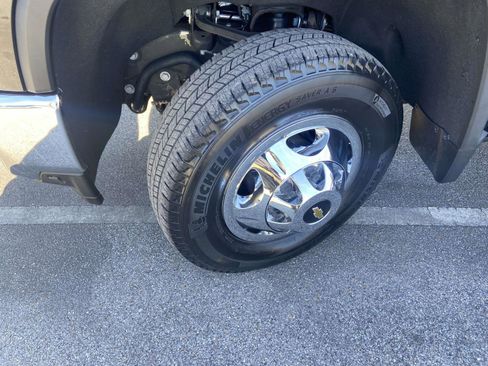 Used 2022 Chevrolet Silverado 3500 LT w/ Convenience Package image 26