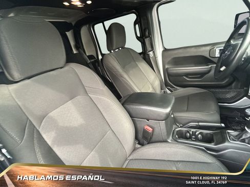 Used 2022 Jeep Gladiator Sport image 32