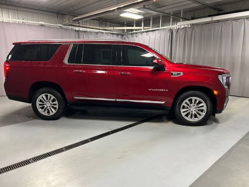 Used 2023 GMC Yukon XL SLT image 8