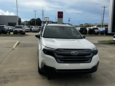 Used 2026 Subaru Forester Premium AWD/4WD image 9