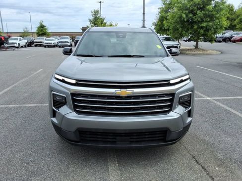 Certified 2024 Chevrolet Traverse LT FWD image 2