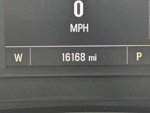 Certified 2025 Chevrolet Trax RS w/ Sunroof Package image 21