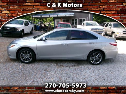 Used 2015 Toyota Camry SE FWD image 1