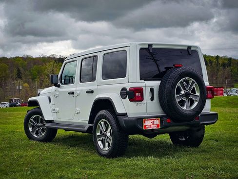 Certified 2022 Jeep Wrangler Unlimited Sahara w/ LED Lighting Group AWD/4WD image 5
