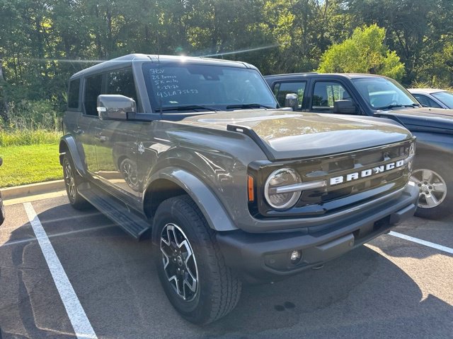 Used 2025 Ford Bronco Outer Banks AWD/4WD image 6