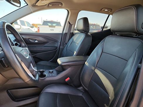 Used 2024 GMC Terrain SLT image 7