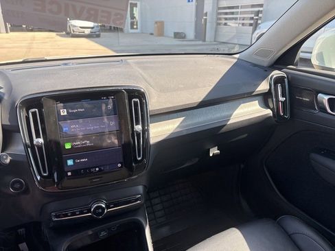 Used 2024 Volvo XC40 B5 Ultimate w/ Protection Package Premier image 5