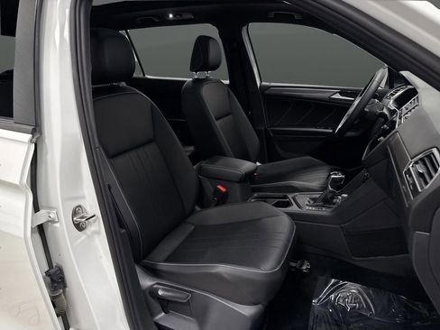 Used 2023 Volkswagen Tiguan SE R-Line image 30