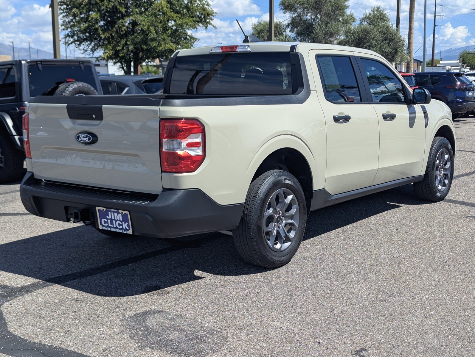 Certified 2025 Ford Maverick XLT w/ Equipment Group 302A AWD/4WD image 2