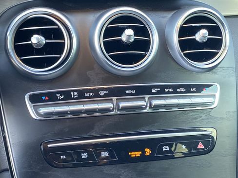 Used 2020 Mercedes-Benz GLC 300 image 37