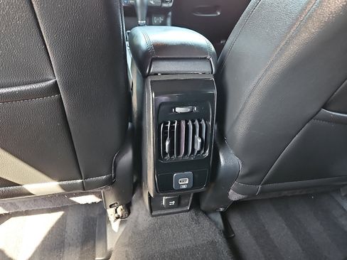 Used 2024 Jeep Compass Latitude AWD/4WD image 8
