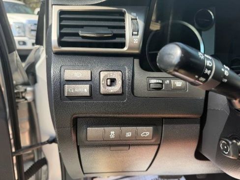 Used 2013 Lexus LX 570 4WD image 27