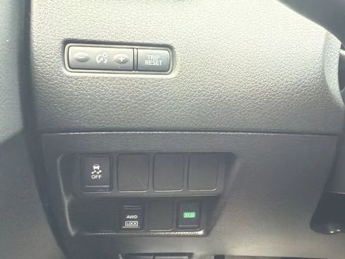 Used 2019 Nissan Rogue Sport S image 15