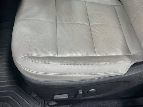Certified 2023 Kia Telluride EX w/ EX Captain's Chair Package FWD image 20