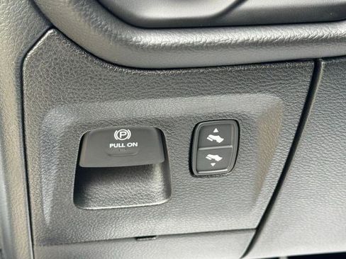 New 2026 RAM 1500 Laramie AWD/4WD image 14