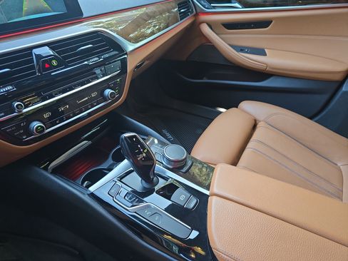 Used 2018 BMW 540i RWD image 21
