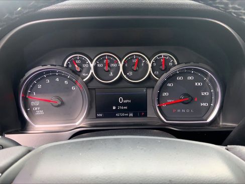 Used 2021 Chevrolet Silverado 1500 LT Trail Boss w/ Convenience Package II AWD/4WD image 25