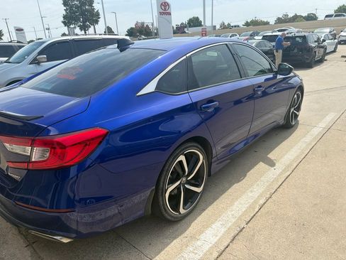 Used 2022 Honda Accord Sport image 4