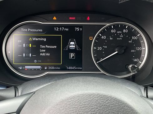 Used 2025 Nissan Versa SV image 21