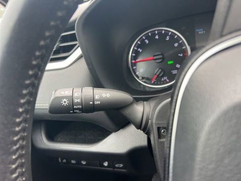 Used 2021 Toyota RAV4 XLE Premium image 15