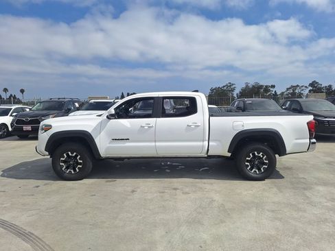 Used 2019 Toyota Tacoma TRD Off-Road AWD/4WD image 7