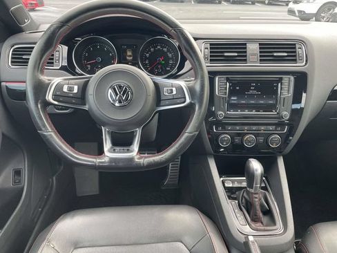 Used 2017 Volkswagen Jetta GLI FWD image 14