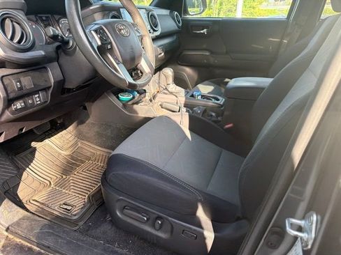 Used 2023 Toyota Tacoma TRD Sport AWD/4WD image 11