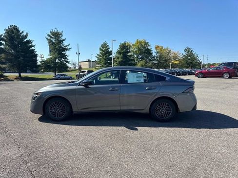 New 2027 Nissan Sentra SV w/ SV Convenience Package FWD image 7