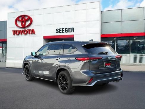 Used 2023 Toyota Highlander XSE AWD/4WD image 9