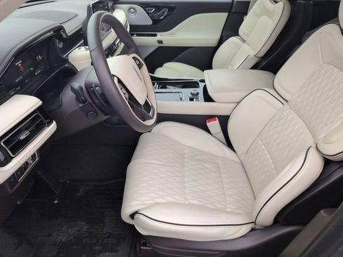 Used 2024 Lincoln Aviator Black Label w/ Dynamic Handling Package image 12