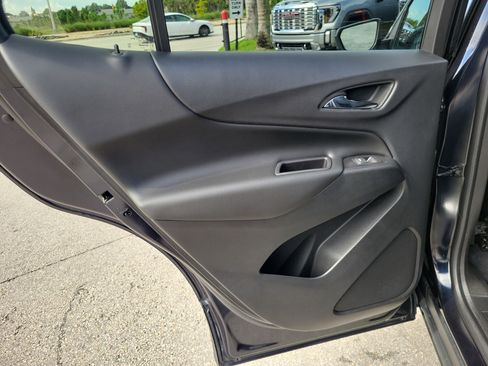 Used 2020 Chevrolet Equinox LT image 25
