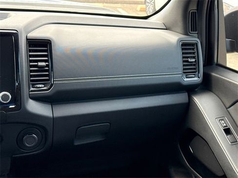 Used 2023 Nissan Frontier SV w/ Midnight Edition Package image 16