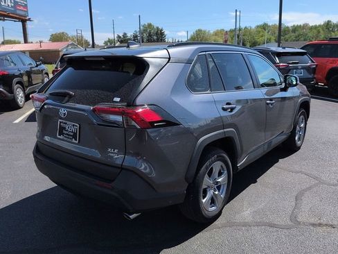 Used 2025 Toyota RAV4 XLE w/ Convenience Package image 7