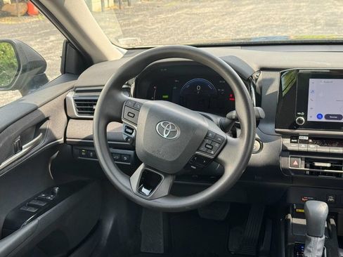 Used 2026 Toyota Camry LE FWD image 18