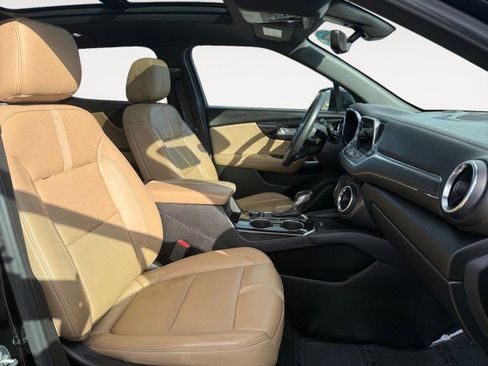 Used 2019 Chevrolet Blazer Premier w/ Sun and Wheels Package image 8