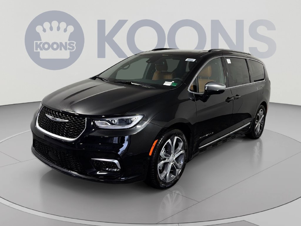 Used 2026 Chrysler Pacifica Pinnacle FWD image 1
