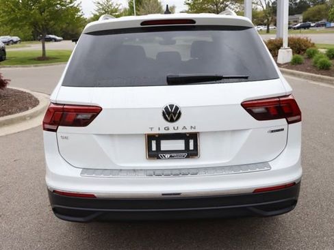 Used 2023 Volkswagen Tiguan SE AWD/4WD image 4